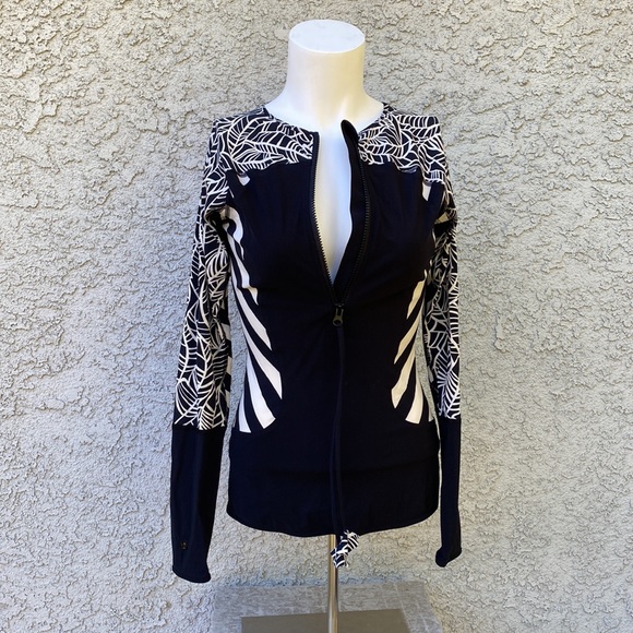 Lululemon Athletics Shanti Surf Rashguard Stripes Leaves Swim Suit Shirt Top - Picture 9 of 13